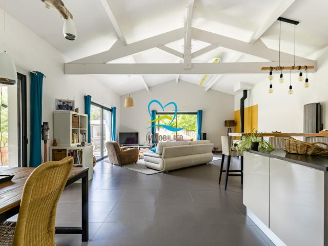 Maison 7 pièces 221 m²