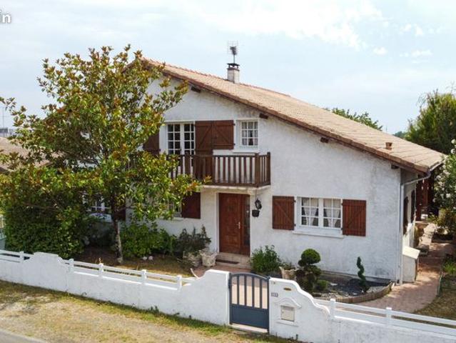 Maison 7 pièces 222 m²