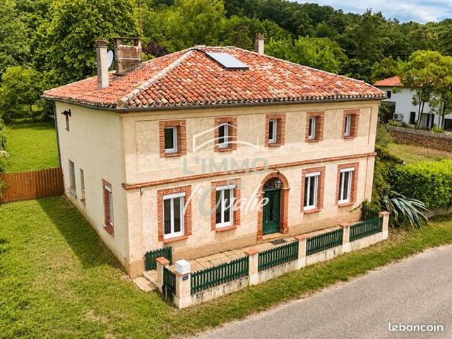 Maison 7 pièces 222 m²