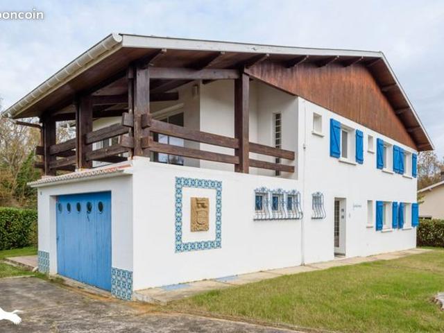 Maison 7 pièces 222 m²