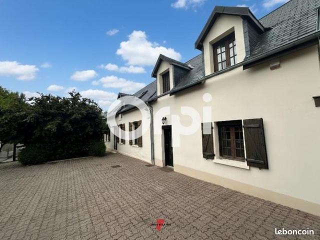 Maison 7 pièces 222 m²