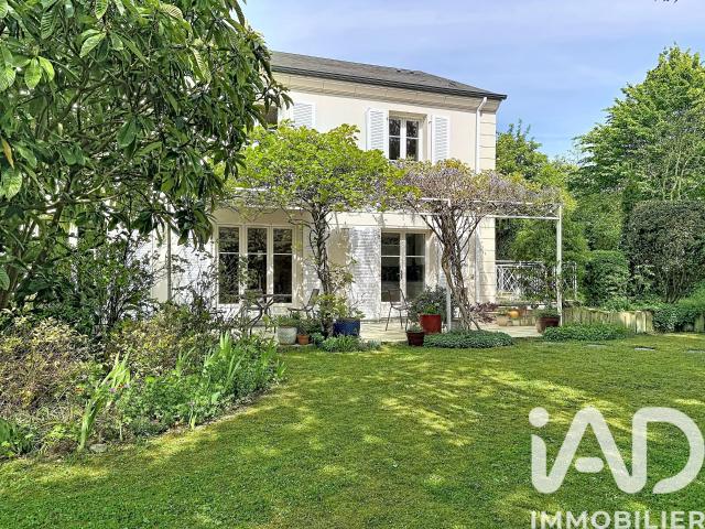 Maison 7 pièces 222 m²