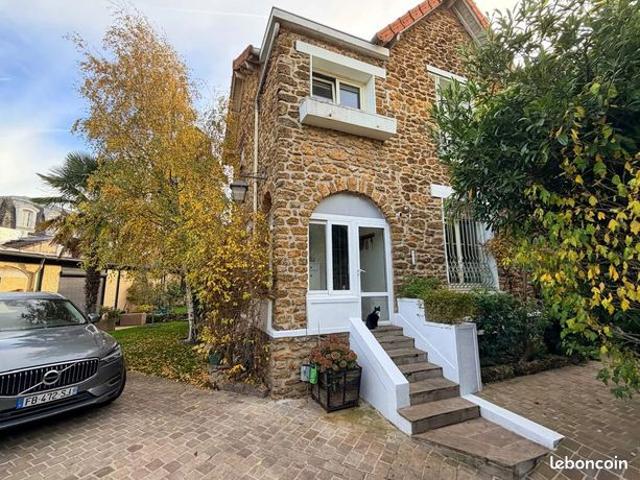 Maison 7 pièces 222 m²