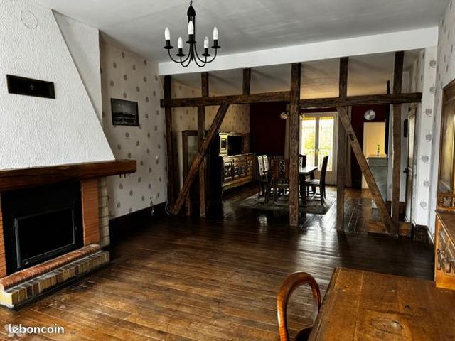 Maison 7 pièces 222 m²