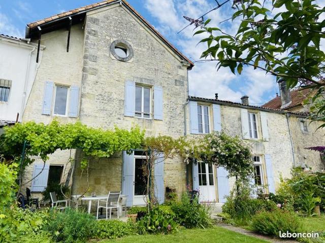 Maison 7 pièces 222 m²