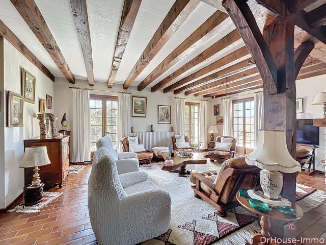 Maison 7 pièces 222 m²