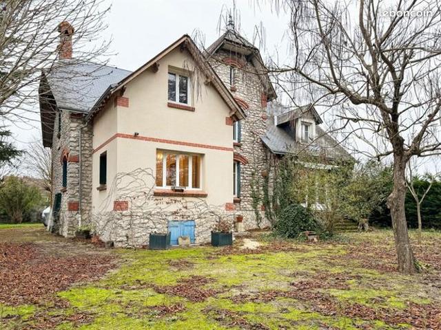 Maison 7 pièces 222 m²