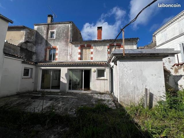 Maison 7 pièces 222 m²