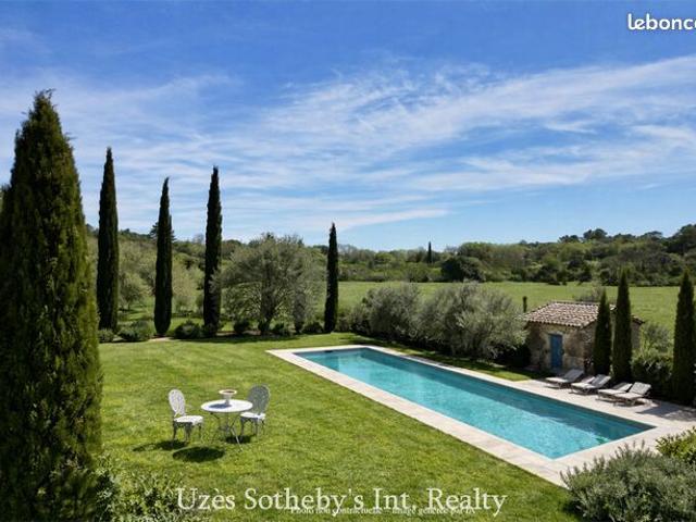 Maison 7 pièces 222 m²