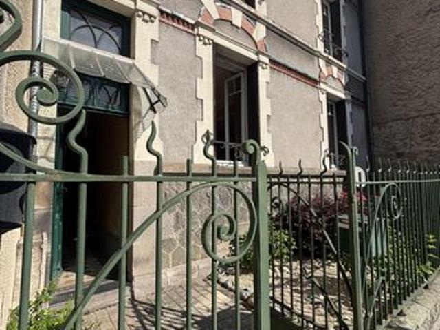 Maison 7 pièces 222 m²