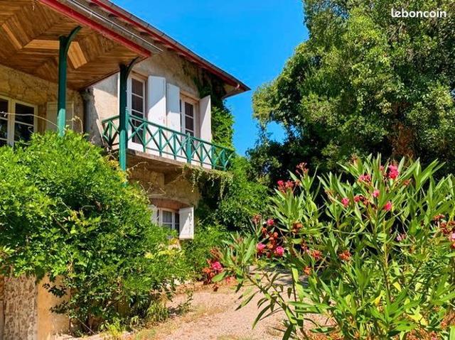 Maison 7 pièces 222 m²