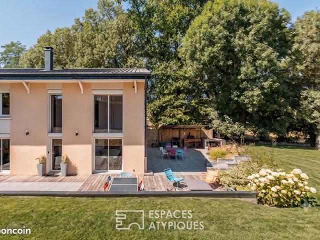 Maison 7 pièces 222 m²