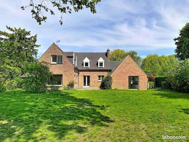 Maison 7 pièces 222 m²