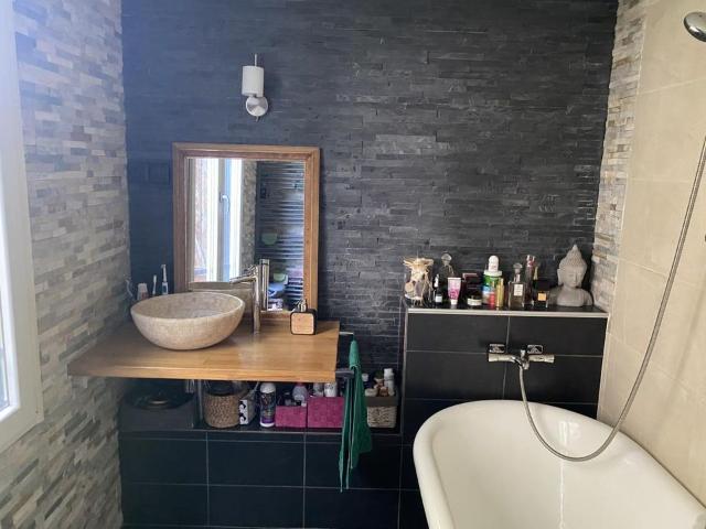 Maison 7 pièces, 222 m² à louer à Cranves Sales 74380