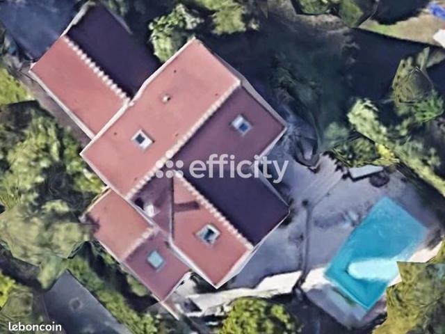 Maison 7 pièces 223 m²