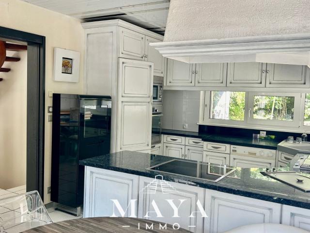 Maison 7 pièces 223 m²