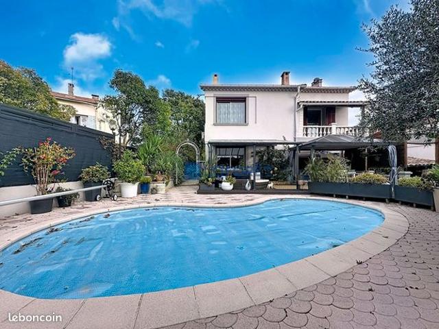 Maison 7 pièces 223 m²