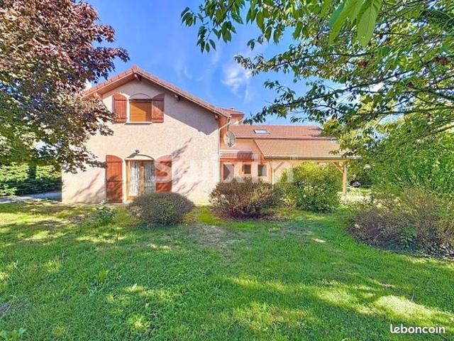 Maison 7 pièces 223 m²