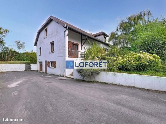 Maison 7 pièces 223 m²