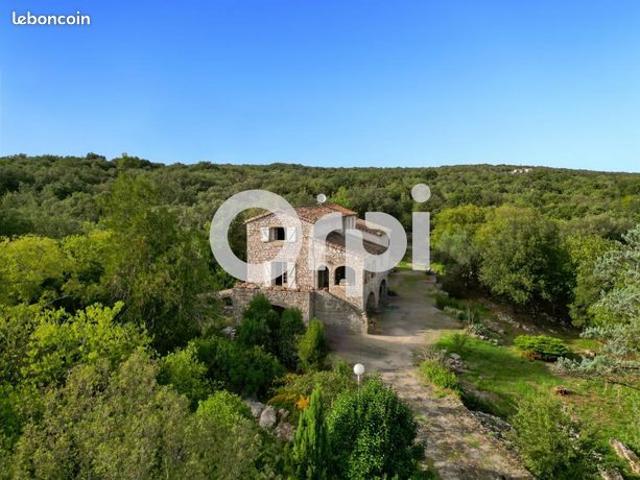 Maison 7 pièces 223 m²