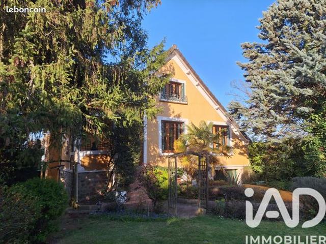 Maison 7 pièces 223 m²