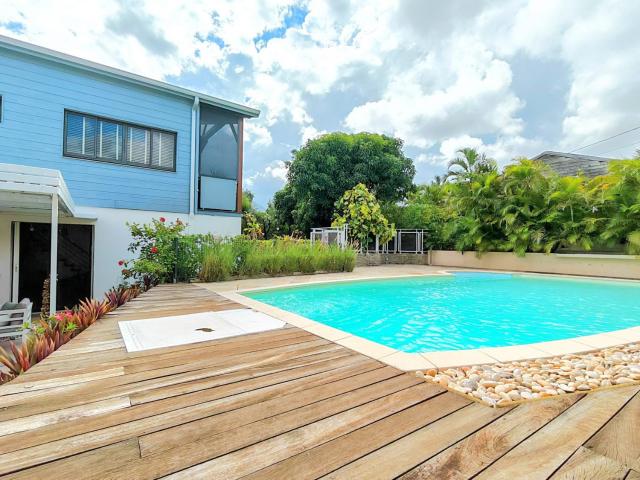 Maison 7 pièces 223 m²