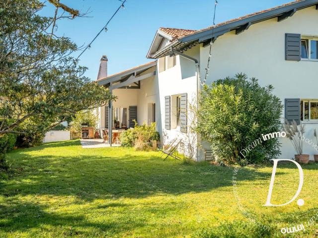 Maison 7 pièces 223 m²