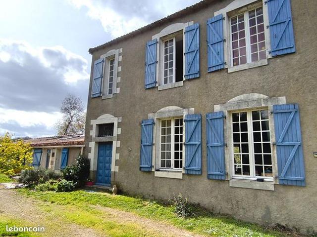 Maison 7 pièces 234 m²