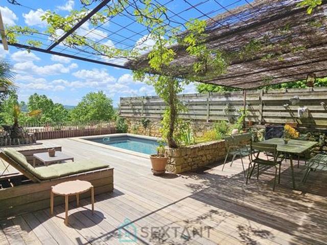 Maison 7 pièces 234 m²