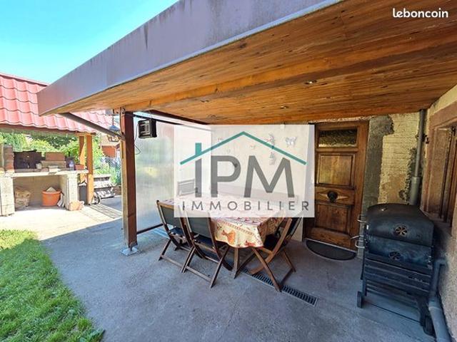 Maison 7 pièces 234 m²