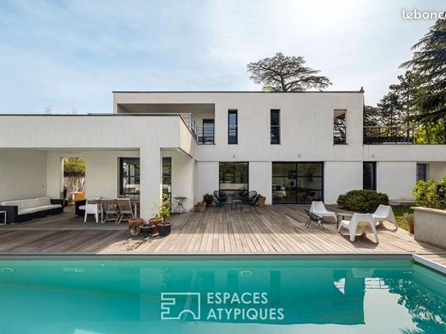 Maison 7 pièces 234 m²