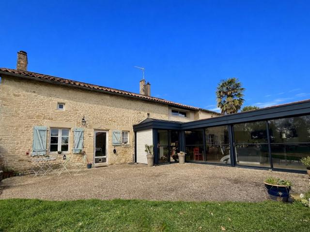 Maison 7 pièces 234 m²