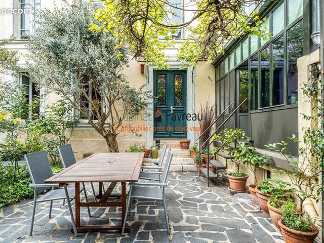 Maison 7 pièces 234 m²