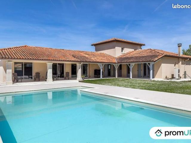 Maison 7 pièces 234 m²