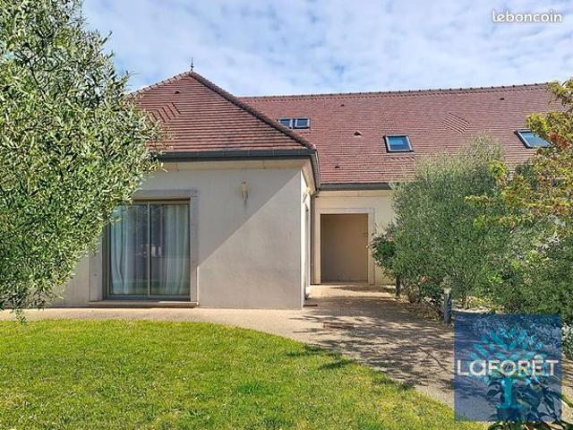 Maison 7 pièces 234 m²