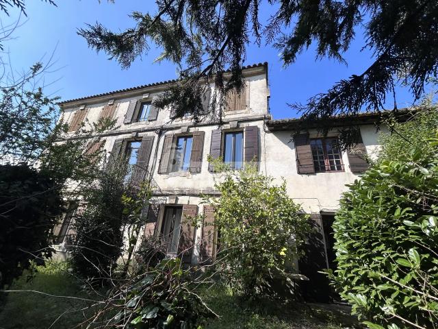 Maison 7 pièces 235 m²