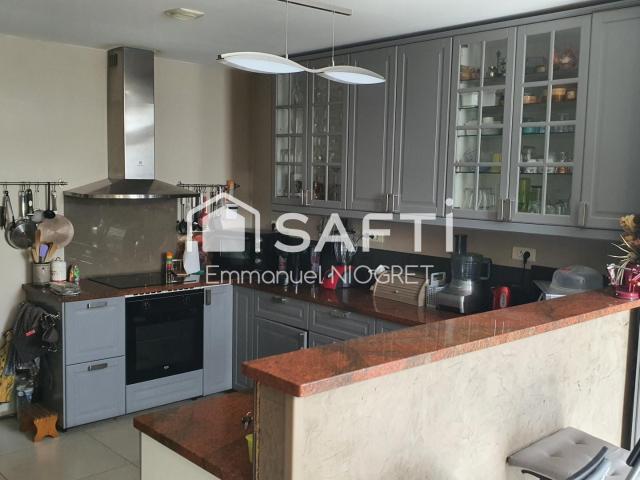 Maison 7 pièces 235 m²
