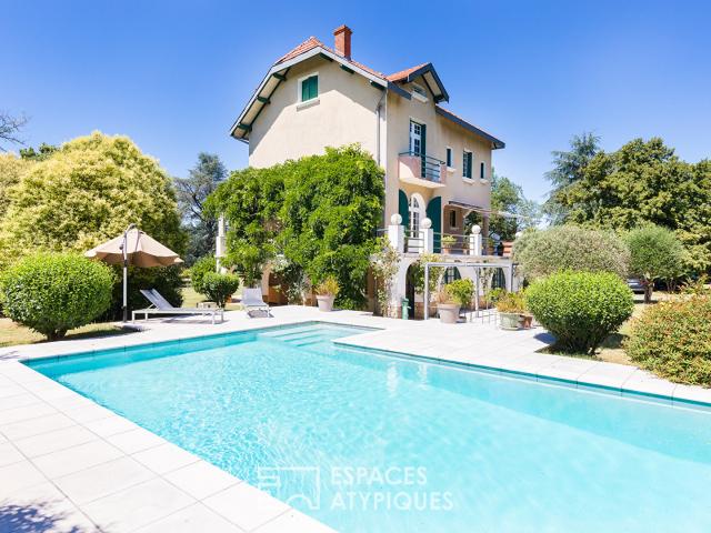 Maison 7 pièces 235 m²