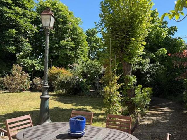 Maison 7 pièces 235 m²