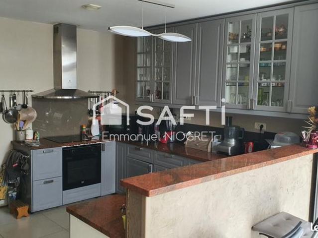 Maison 7 pièces 235 m²