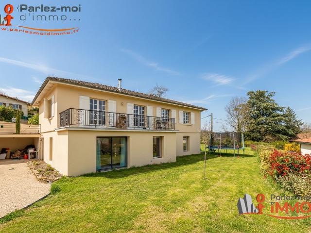 Maison 7 pièces 235 m²
