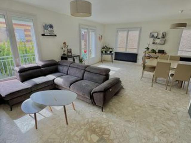 Maison 7 pièces 235 m²