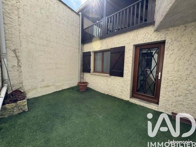 Maison 7 pièces 235 m²