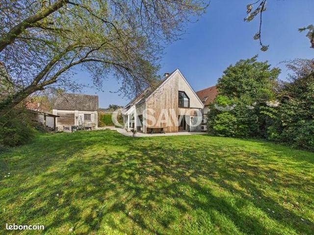 Maison 7 pièces 235 m²