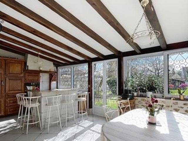 Maison 7 pièces 235 m²
