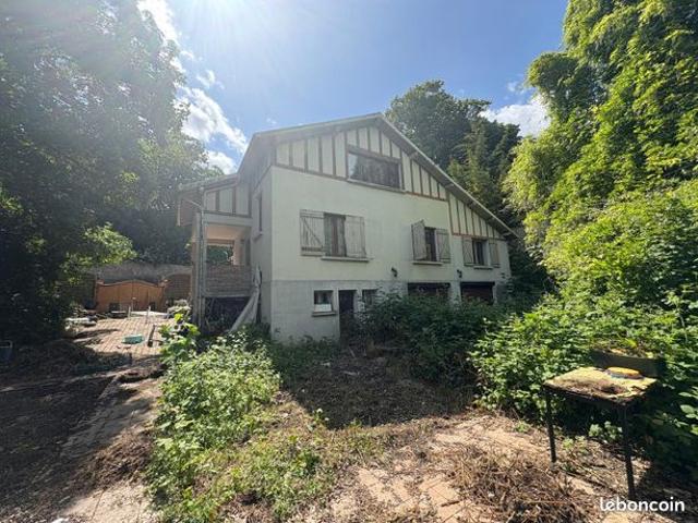 Maison 7 pièces 235 m²