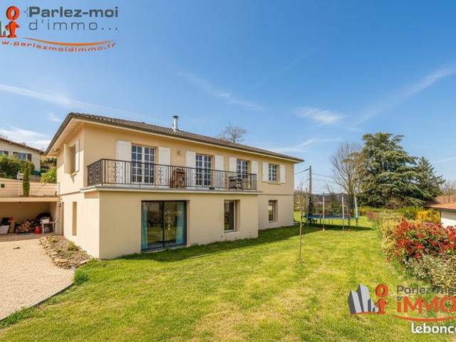 Maison 7 pièces 235 m²