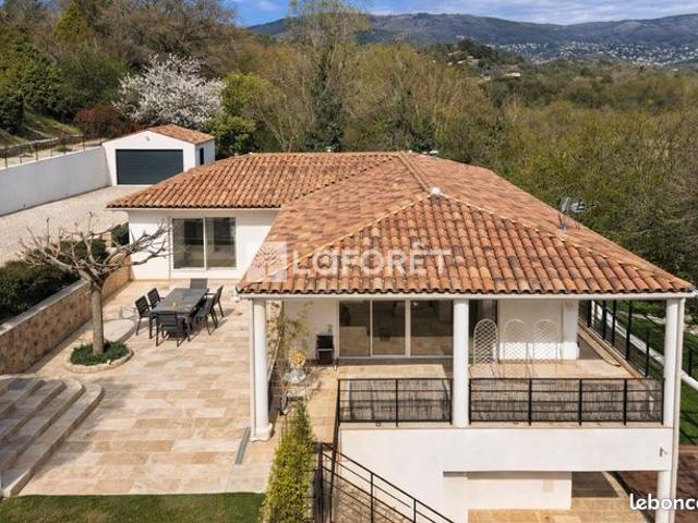 Maison 7 pièces 235 m²