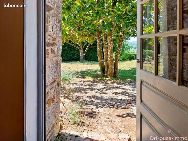 Maison 7 pièces 235 m²