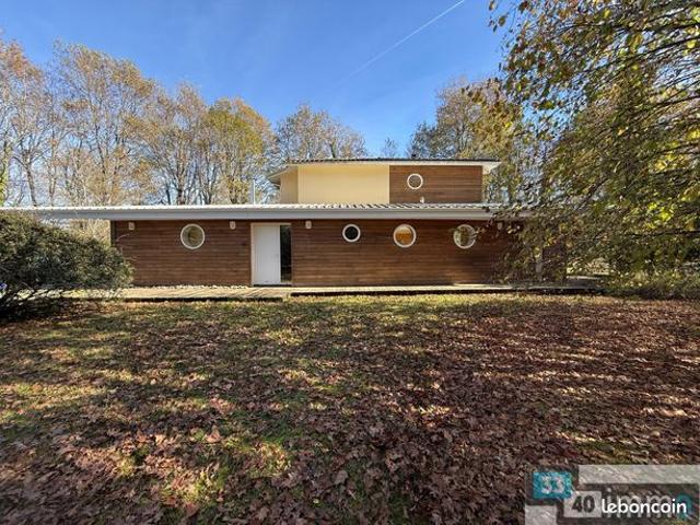Maison 7 pièces 235 m²